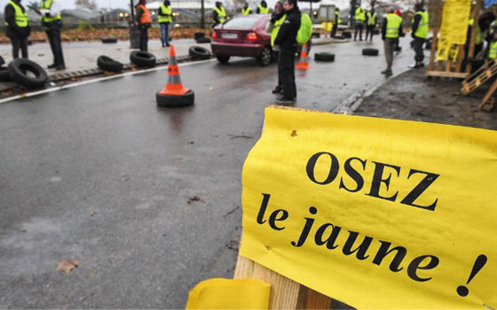 Jaune Jaune Jaune Le Gilet Jaune Jaune Jaune Il Est